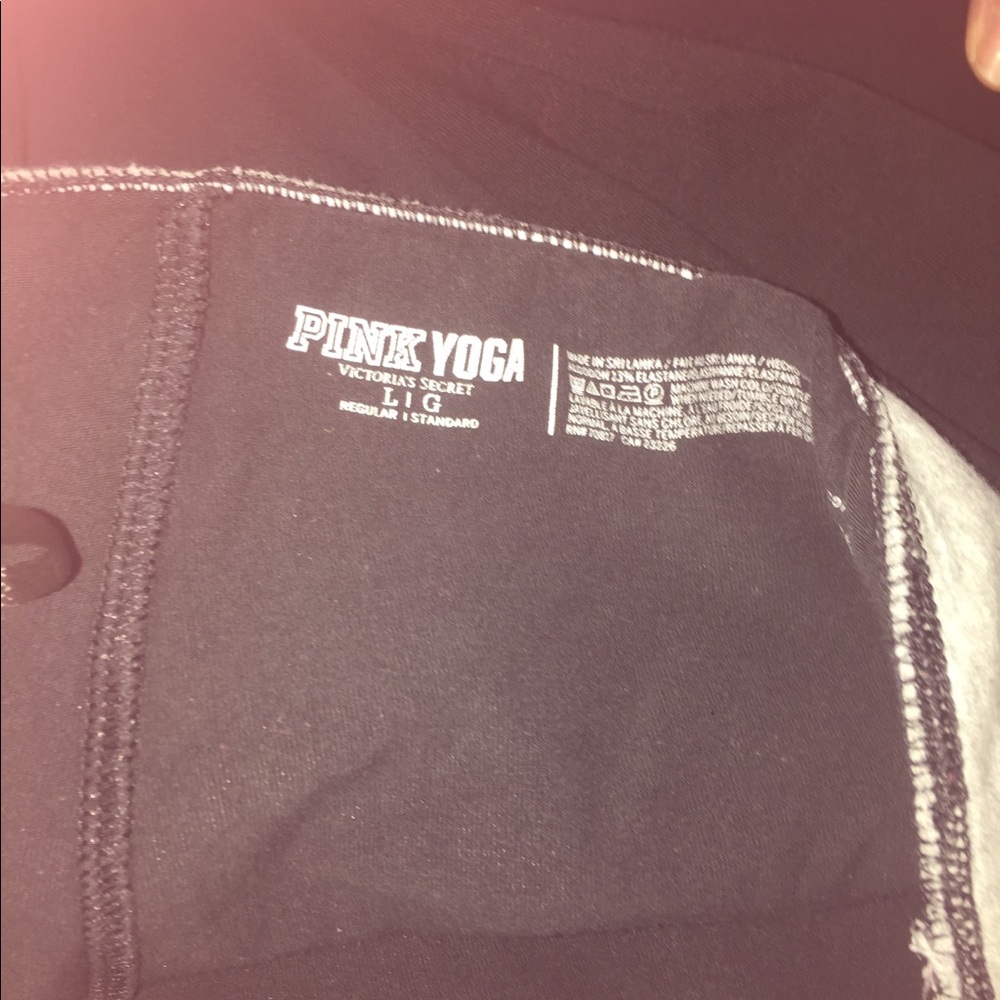 Victoria’s Secret bundle/ PINK yoga pants - Picture 6 of 6